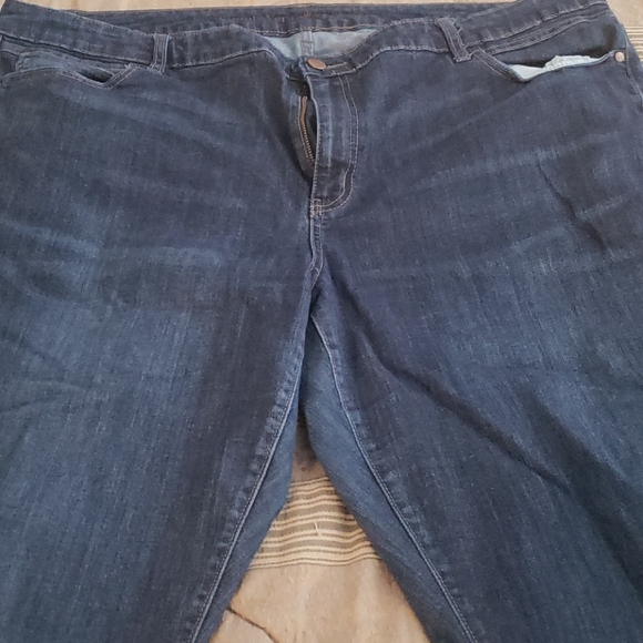 Simply Vera Denim Capris - Picture 3 of 5